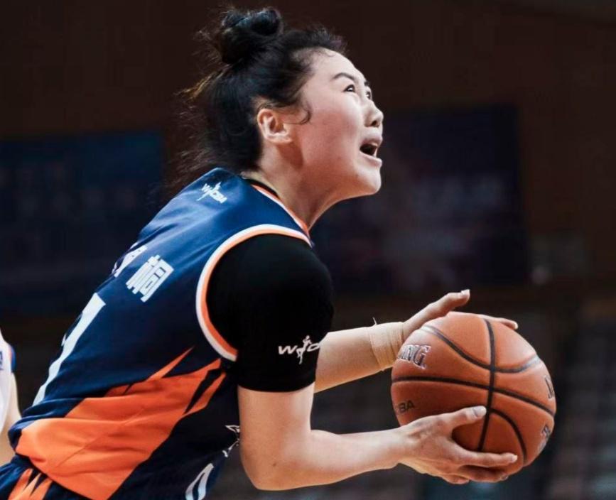 九游娱乐登录入口-轰37分6助攻！中国女篮31岁王牌后卫满血复活：宫鲁鸣该带上她？